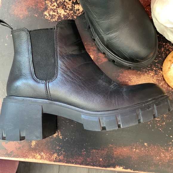 Steve Madden slip on Moto bootie 5 preowned - Picture 11 of 16